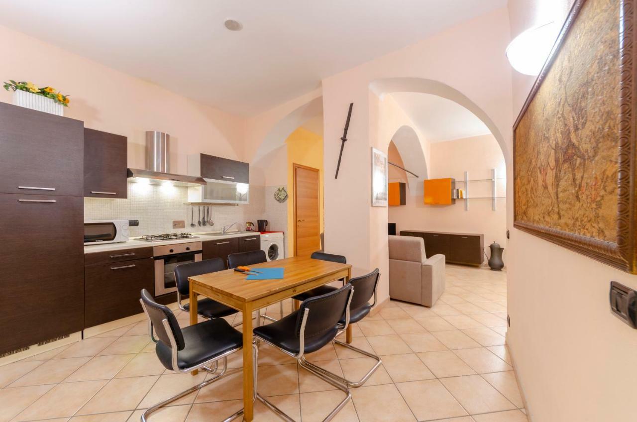 Joivy Warm Family Apt Near Porto Antico Lägenhet Genua Exteriör bild