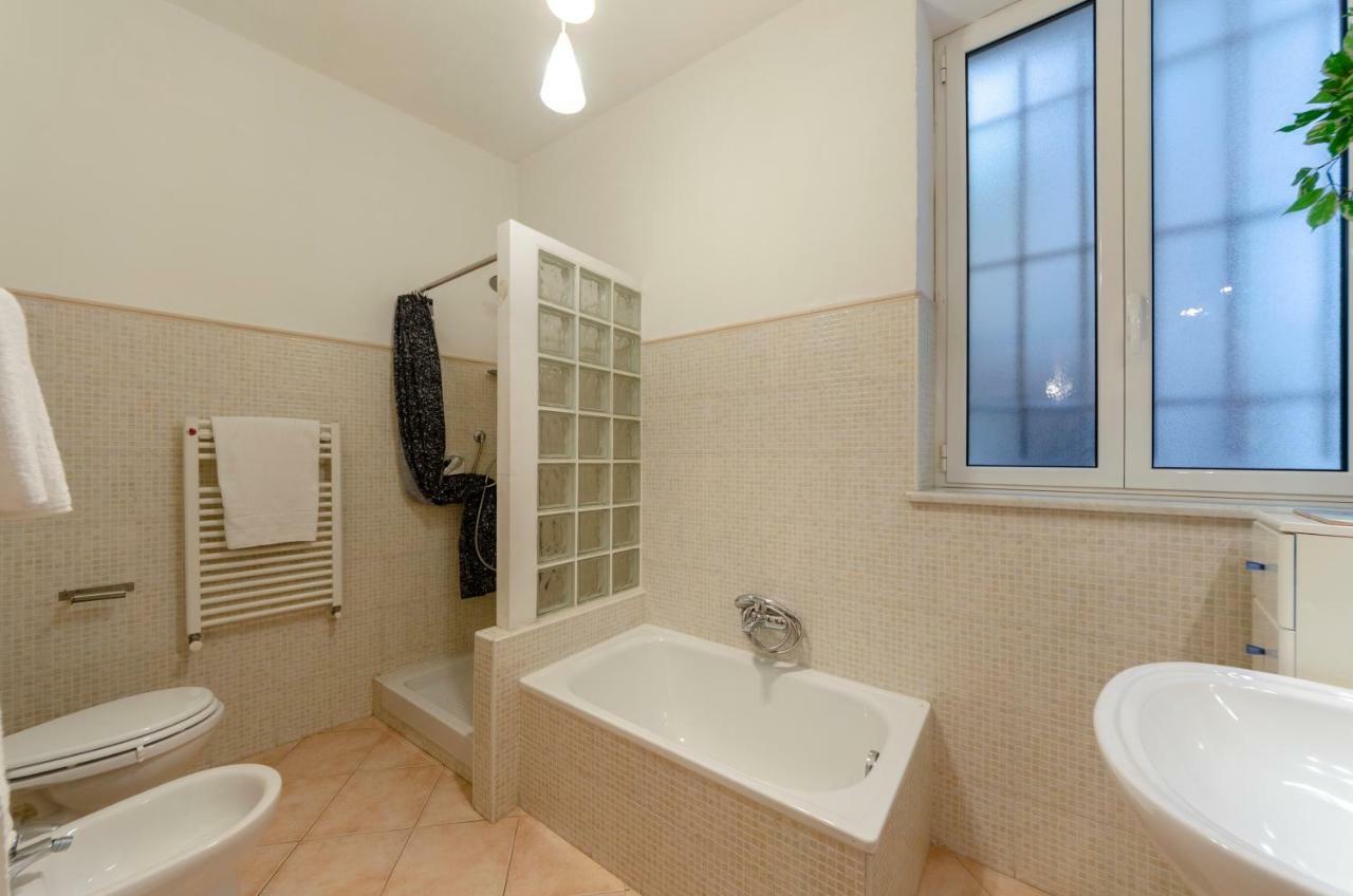 Joivy Warm Family Apt Near Porto Antico Lägenhet Genua Exteriör bild