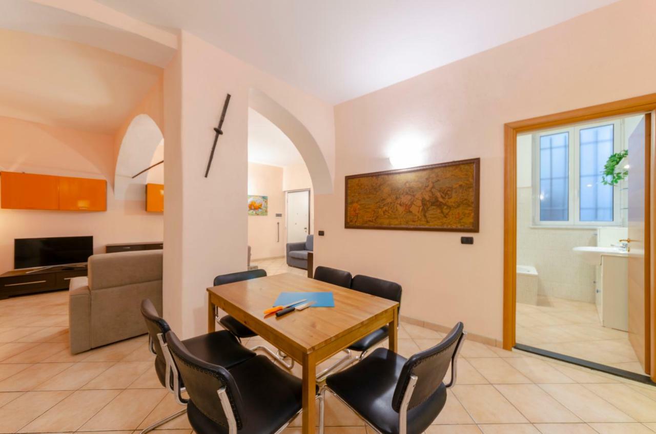 Joivy Warm Family Apt Near Porto Antico Lägenhet Genua Exteriör bild