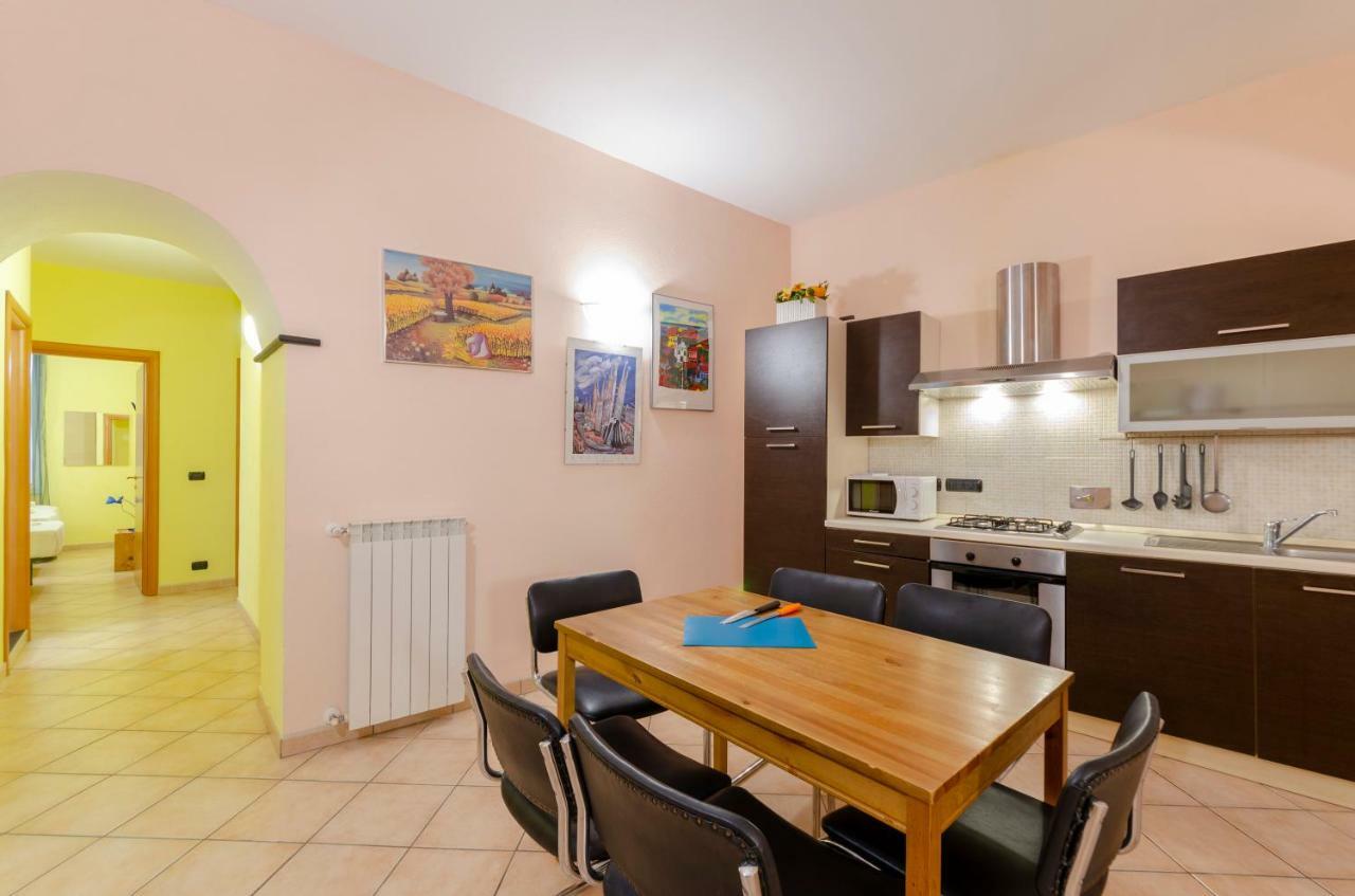 Joivy Warm Family Apt Near Porto Antico Lägenhet Genua Exteriör bild