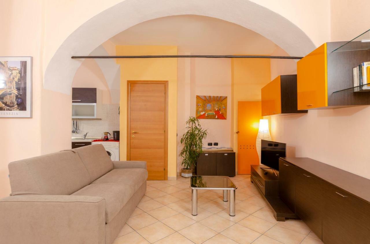 Joivy Warm Family Apt Near Porto Antico Lägenhet Genua Exteriör bild